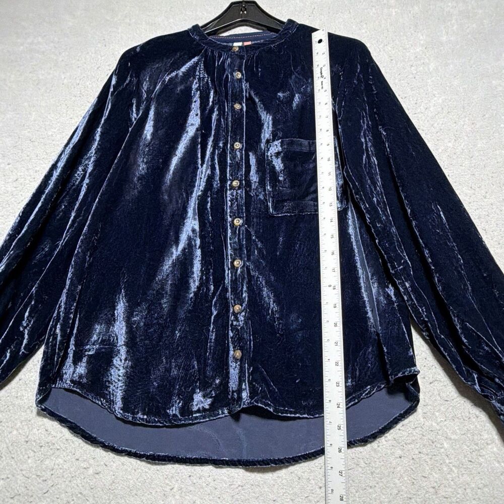 Anthropologie Pilcro Mara Relaxed Velvet Blue Button Down Shirt Women’s Medium - Picture 7 of 12